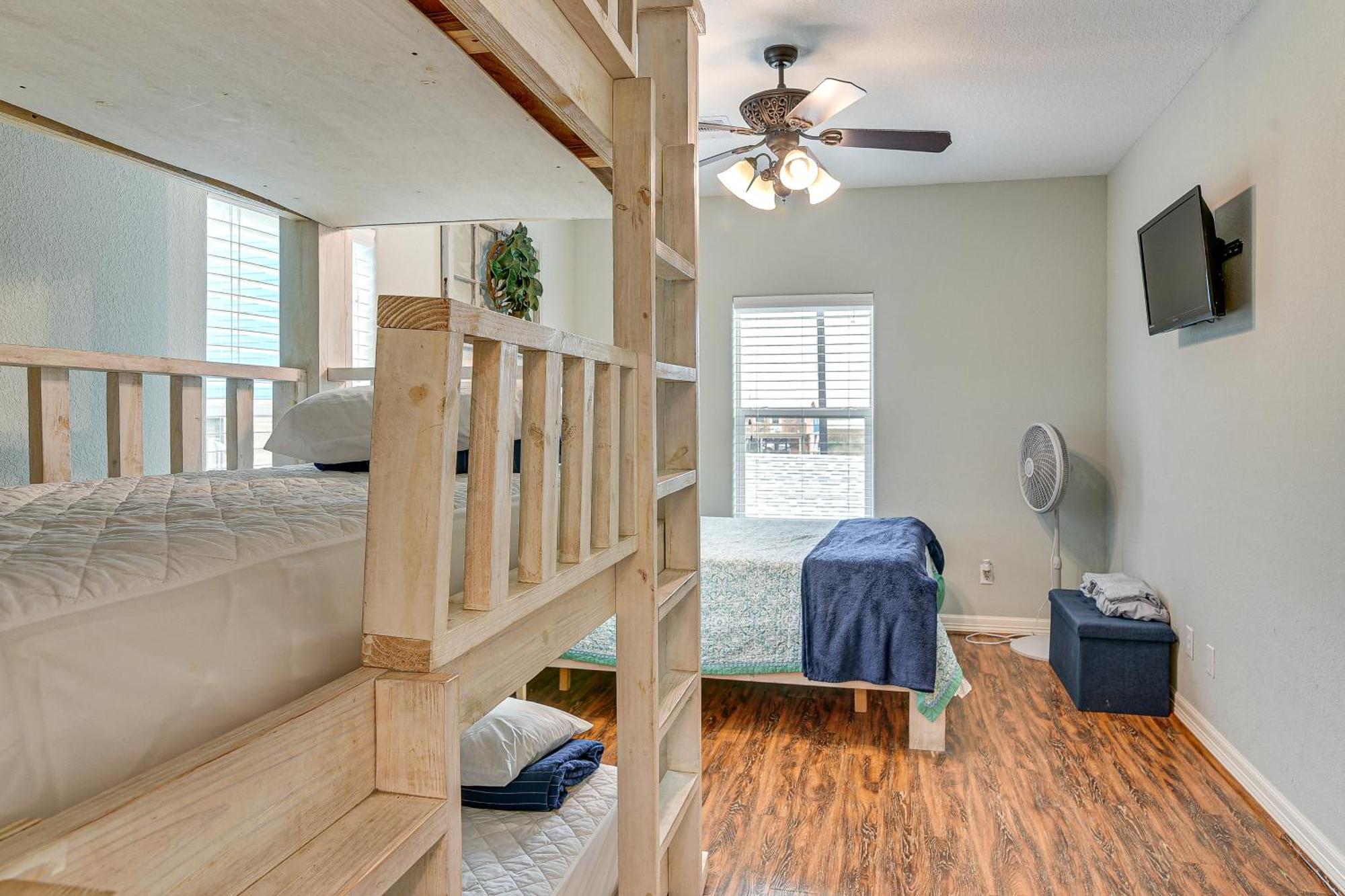 Large Group Gulf Retreat, Steps To Surfside Beach! Exterior photo